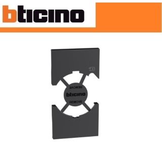 COVER PRESA SCHUKO + USB LIVING NOW BTICINO NERO KG68