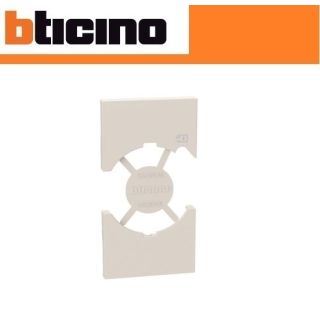 COVER PRESA SCHUKO + USB LIVING NOW BTICINO SABBIA KM68