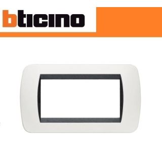 PLACCA 4 FORI BTICINO LIVING LIGHT L4804PB COLORE BIANCO.