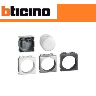 TORCIA ESTRAIBILE RICARICABILE LAMPADA EMERGENZA BTICINO LN4380N