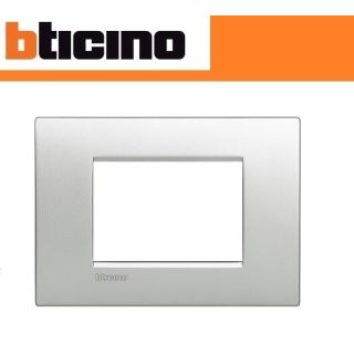 PLACCA BTICINO AIR 3 POSTI LIVING LIGHT TECH LNC4803TE