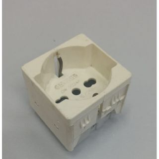 PRESA UNIVERSALE 2p+t 16a SCHUKO GEWISS GW20246