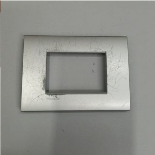 PLACCA 3 POSTI TECH BTICINO LIVING LNA4803TE