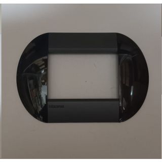BTICINO LIVINGLIGHT PLACCA TONDA 3 MODULI PVC LNB4803SM NERO SMOKING