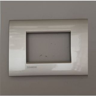 BTICINO LIVINGLIGHT PLACCA QUADRA 3 MODULI METALLO LNC4803GL ARGENTO LUNARE
