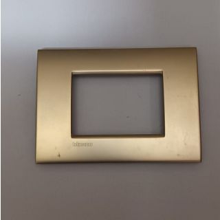 BTICINO LIVINGLIGHT PLACCA QUADRA 3 MODULI METALLO LNC4803OF ORO SATINATO