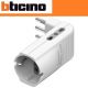 ADATTATORE BTICINO SALVASPAZIO PRESE 10/16A+PRESA SCHUKO S3616DE BIANCO